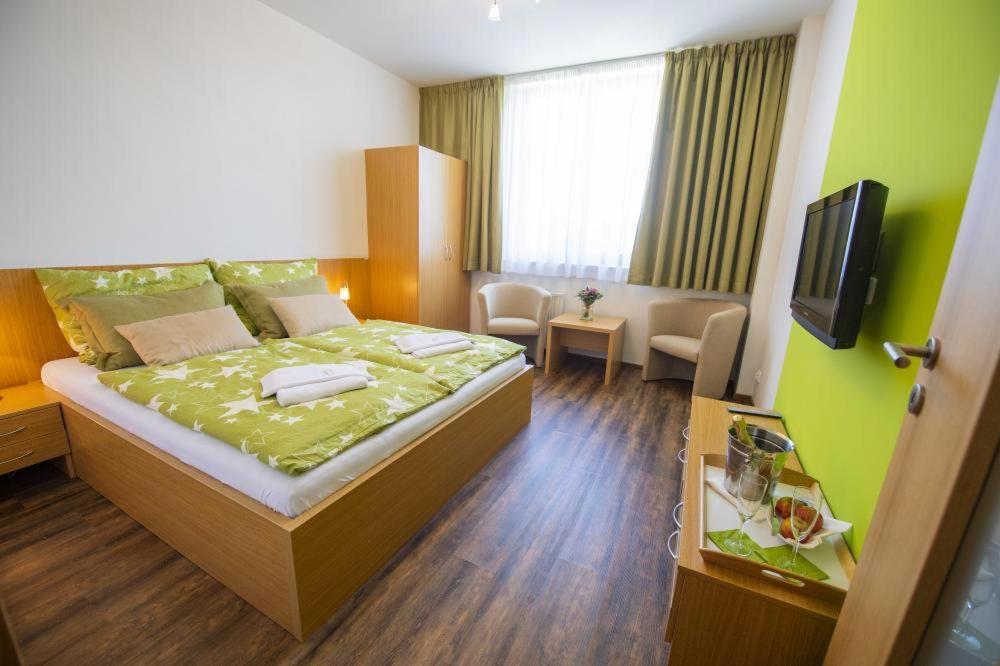 Hotel Berounka Hrebecniky Kültér fotó