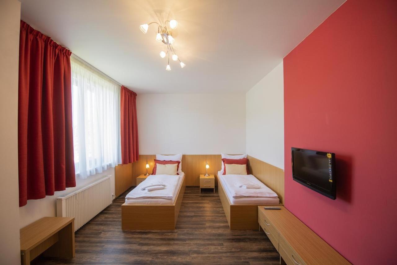 Hotel Berounka Hrebecniky Kültér fotó