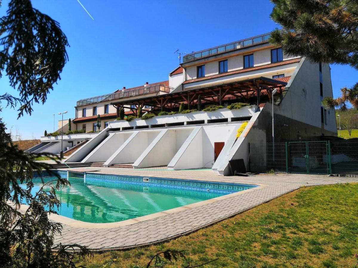 Hotel Berounka Hrebecniky Kültér fotó